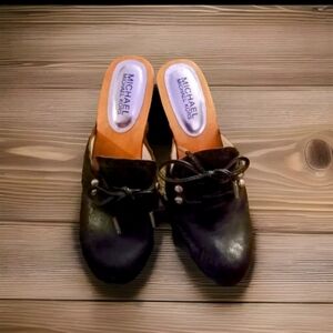 Michael Kors Black Clogs Women's Slip On Leather size 7 Shoes